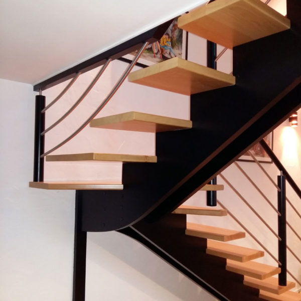 Escalier Prestige en bois, bicolore, double crémaillère - Photo n°1 - Réf : PR2CL2015SCMHEMG
