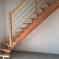 Le Brieuc : Escalier standard d'intérieur en bois - Photo n°1 - Réf : ST2CD1015SCMHEVD