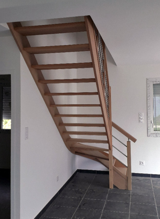Escalier d'intérieur PMR standard en bois et métal "Erdeven" - Réf : STERL2016SCMEXOG - Vue n°1